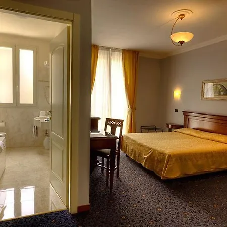 Castello Ξενοδοχείο 3*